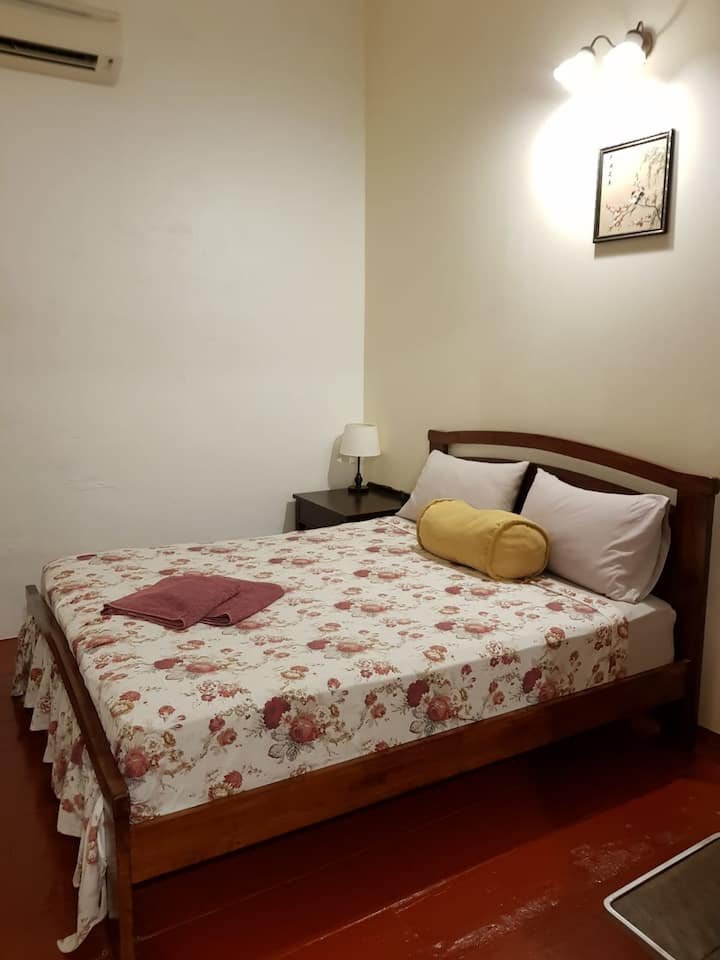 Tiger Queen Room