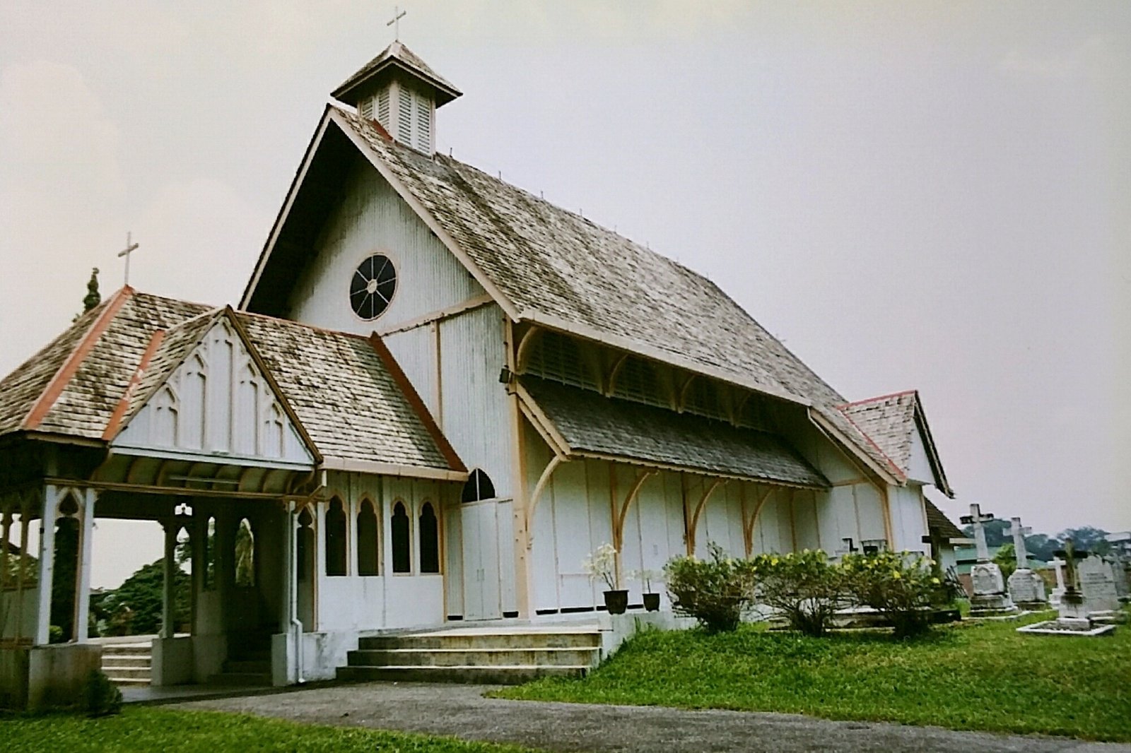 Timber exterior of All Saints' Church, Taiping, photographed March 1997 by Holly Cheng, CC BY-SA 3.0