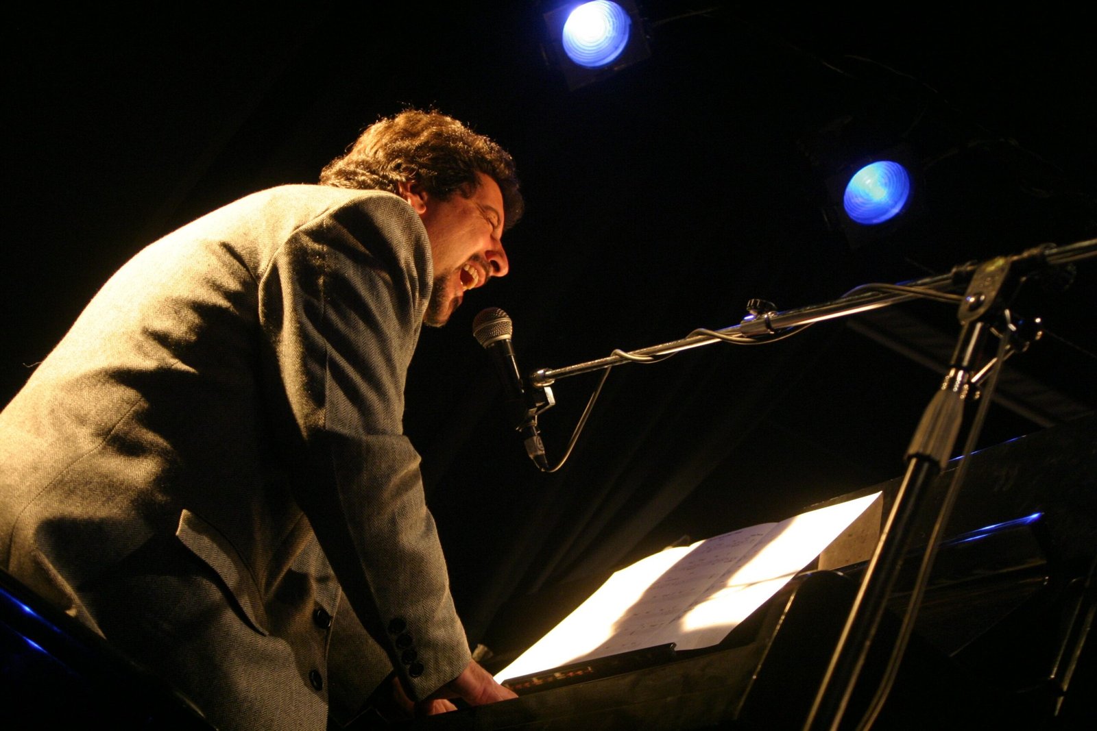 2005 jazz piano performance in Buenos Aires, illustrative photograph, not WVC Jazz Trio
