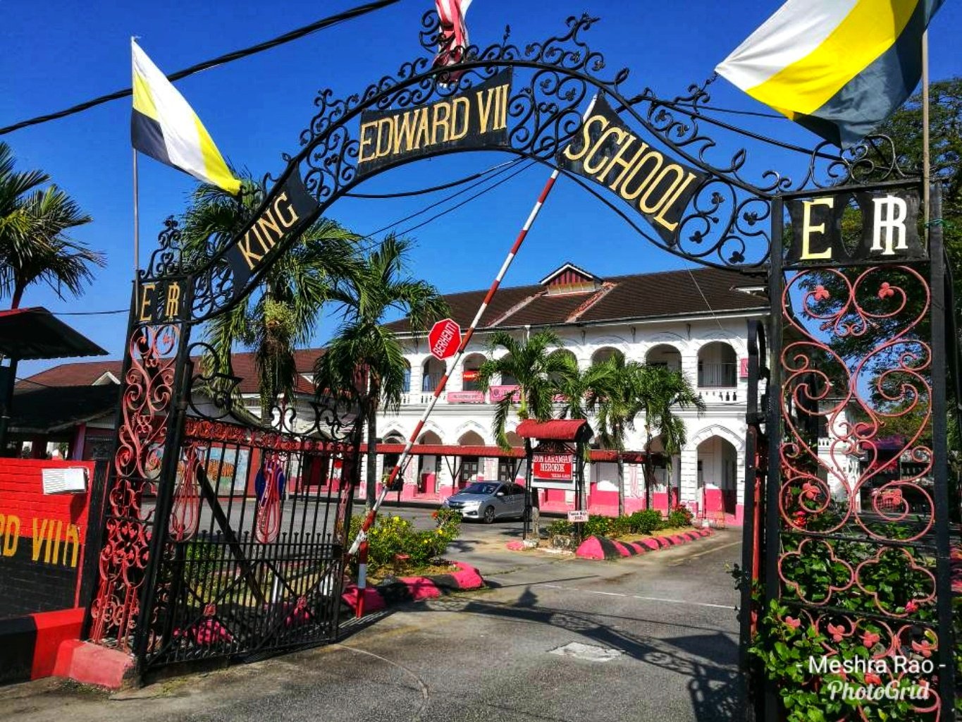 Entrance gate of King Edward VII School Taiping, photographed by Meshrarao in September 2018, CC BY-SA 4.0
